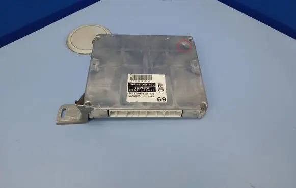 Toyota Avensis T250 Engine control unit/module 8966105690