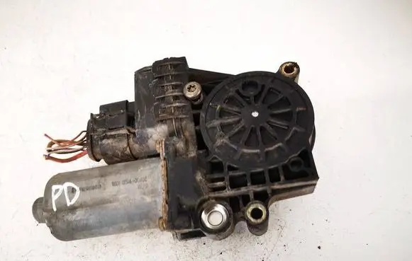 Audi A6 S6 C5 4B Front door window regulator motor 0130821774