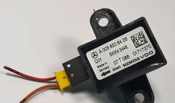 Mercedes-Benz ML W164 Airbag deployment crash/impact sensor A0038208426