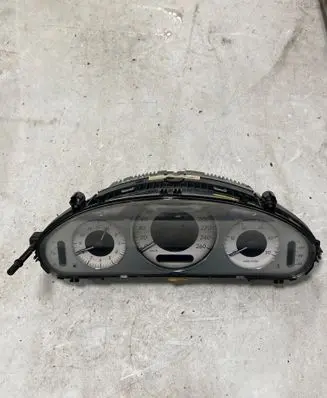 Mercedes-Benz E W211 Speedometer (instrument cluster) A2115403547 110080283017 024228