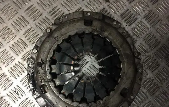 Nissan Almera Tino Pressure plate 