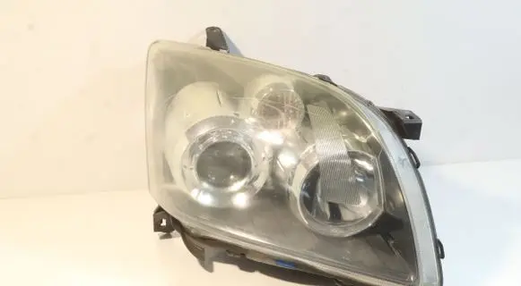 Toyota Avensis T250 Headlight/headlamp 8596724010