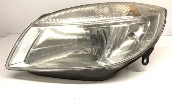 Skoda Fabia Mk1 (6Y) Headlight/headlamp