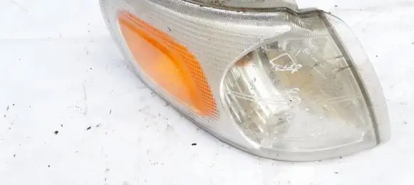 Chevrolet Venture Front indicator light 16521704