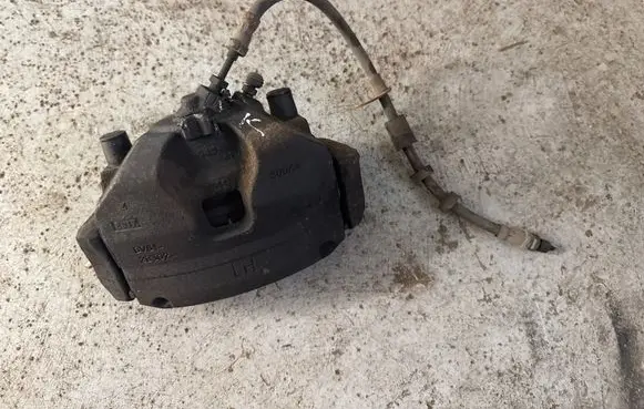 Ford Kuga II Front brake caliper