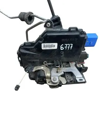 Skoda Fabia Mk1 (6Y) Front door lock 3B1837016BQ