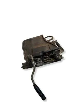 Mercedes-Benz W123 Front door lock 8989