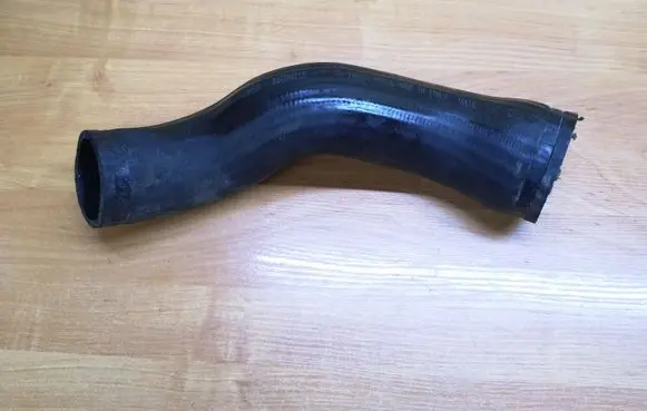 Volvo V70 Intercooler hose/pipe 30680218