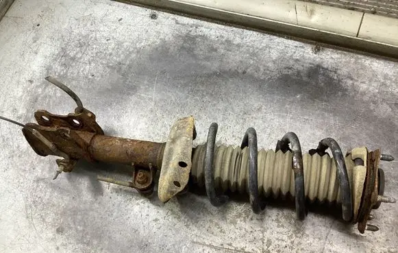 Honda CR-V Front shock absorber with coil spring