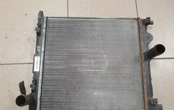 Volkswagen Up Coolant radiator 1S0121253AN