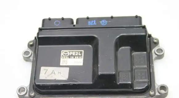 Mazda 6 Engine control unit/module PE2L18881E