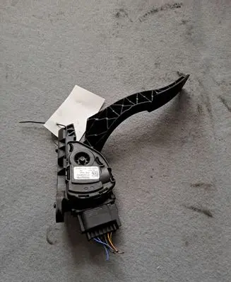 Volvo XC60 Accelerator throttle pedal 31329059