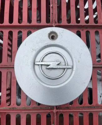 Opel Omega B1 Original wheel cap 90539109 90539108