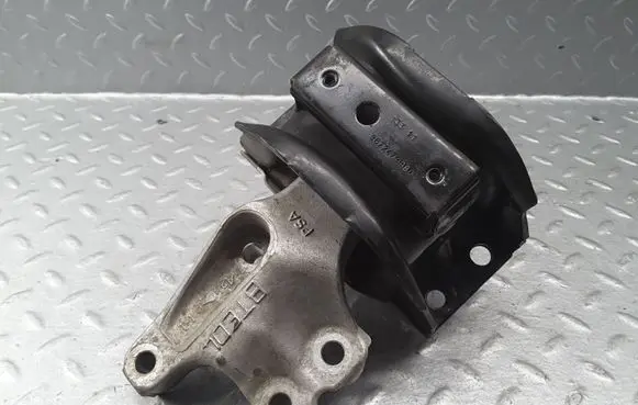 Peugeot 3008 I Engine mount bracket 9672479980 9681855180