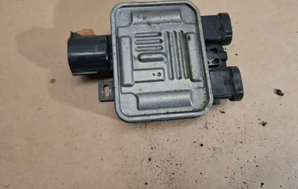 Volvo V60 Coolant fan relay 940012301