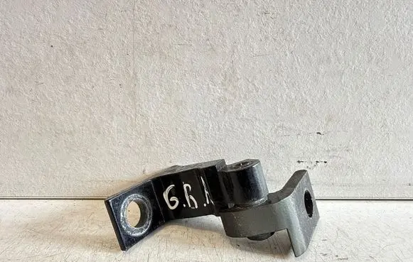 Audi Q7 4M Rear door lower hinge 8S0833404A