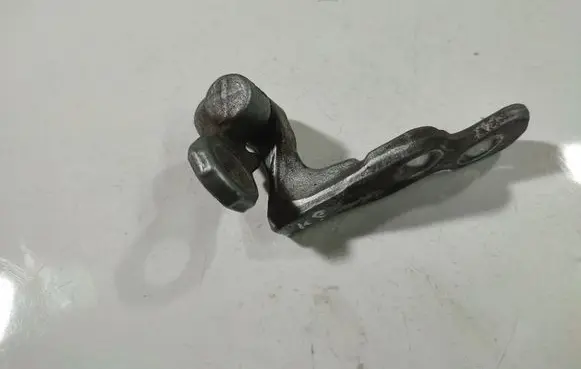 Ford Focus Front door upper hinge 