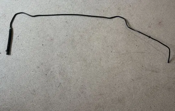 Engine coolant pipe/hose