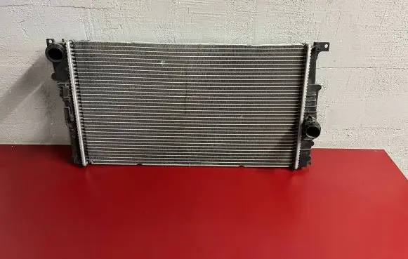BMW i3 Coolant radiator 7600511 17117600511