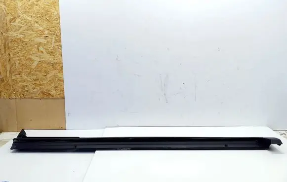 Toyota Yaris Cross Sill 7585252120 75860K2010