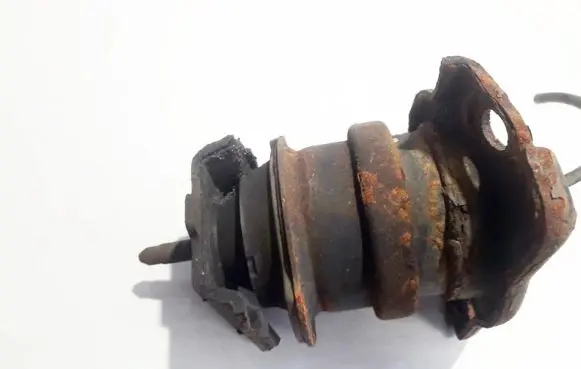 Engine mount bracket