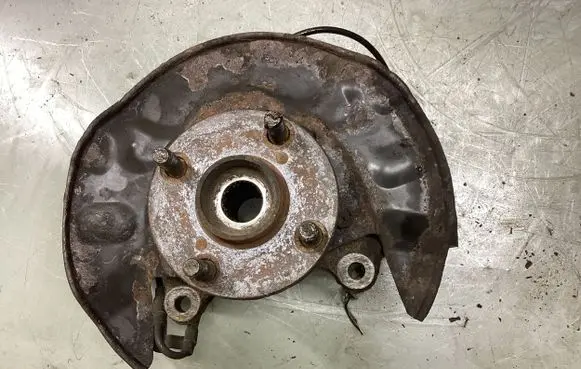 Toyota Corolla E120 E130 Front wheel hub