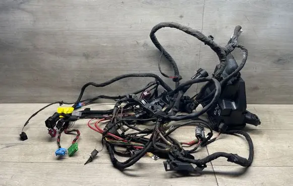 Mercedes-Benz E W213 Engine installation wiring loom E7589656