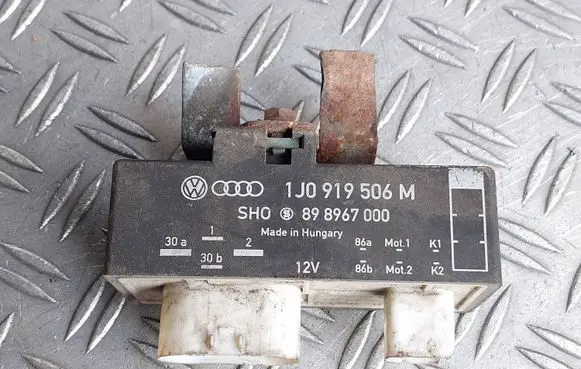 Skoda Fabia Mk1 (6Y) Coolant fan relay 1J0919506M 898967000