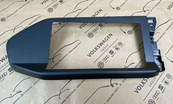 Volkswagen Caddy Radio/GPS head unit trim 2K9858069C