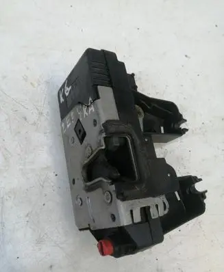 Opel Zafira A Rear door lock DS24414134