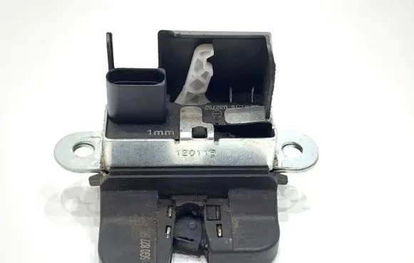 Volkswagen Golf VII Tailgate exterior lock 5G0827505A