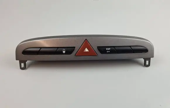 Peugeot 308 SW Hazard light switch 706380