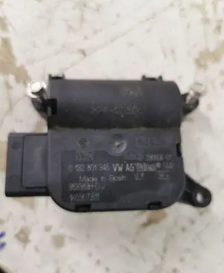 Volkswagen Golf V Other air conditioning (A/C) parts 1K0907511
