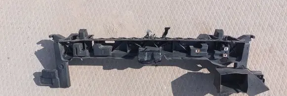 Peugeot 5008 Radiator mount bracket 9672379580