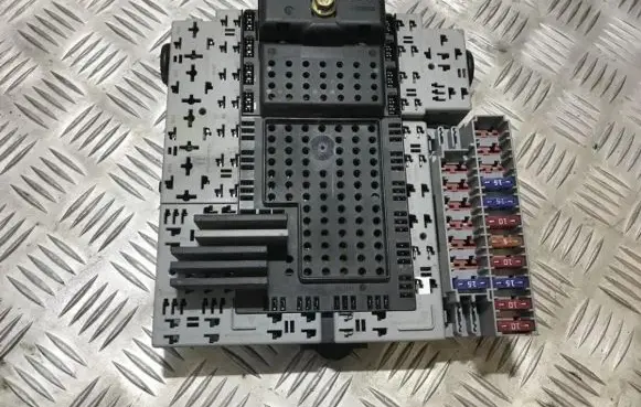 Volvo V70 Fuse box set 9162316