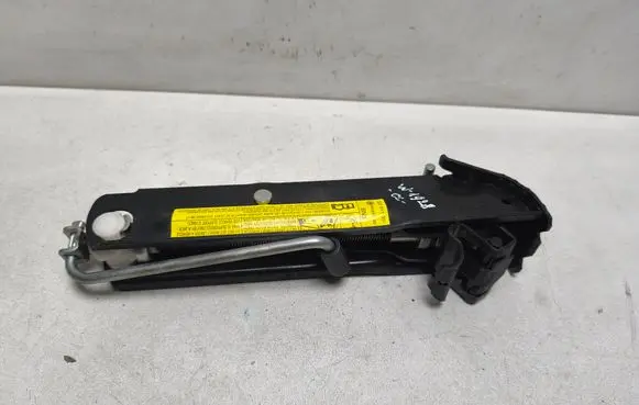Volkswagen PASSAT CC Lift Jack 3C0011031B