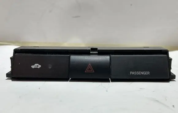 Toyota Corolla Verso AR10 Hazard light switch 153965