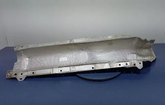 Renault Captur Exhaust heat shield 747510512R