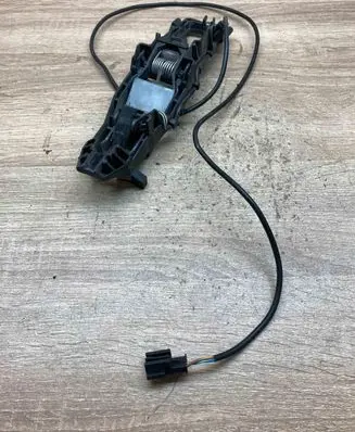 Mercedes-Benz E W211 Front door exterior handle/bracket 2117600134