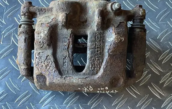 Renault Trafic II (X83) Front brake caliper