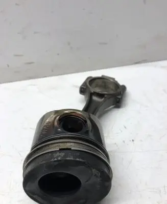 Volkswagen PASSAT B6 Piston with connecting rod