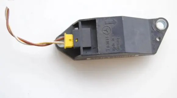 Mercedes-Benz E W211 Airbag deployment crash/impact sensor A0018209326