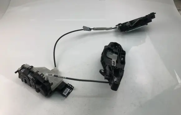 Peugeot 3008 I Coupe door lock (next to the handle) PSA237290