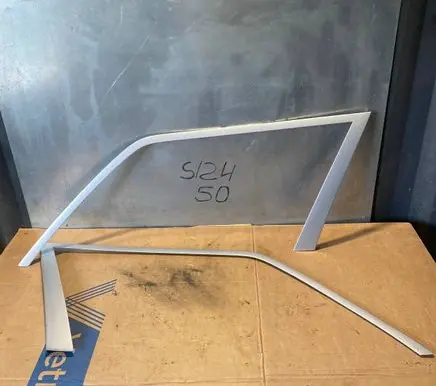 Mercedes-Benz E W124 Tailgate/trunk side cover trim 