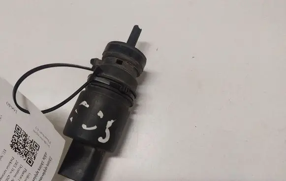 Volkswagen Phaeton Headlight washer pump