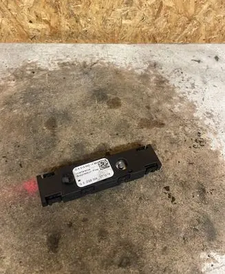Mercedes-Benz E W213 Aerial antenna amplifier A2138201489 ZZGS004