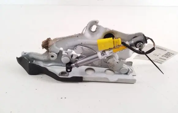 Audi A6 S6 C8 4K Engine bonnet/hood hinges 4K0823302A