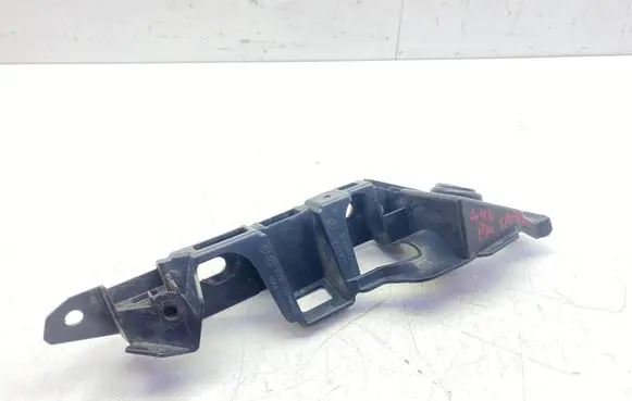Front bumper mounting bracket