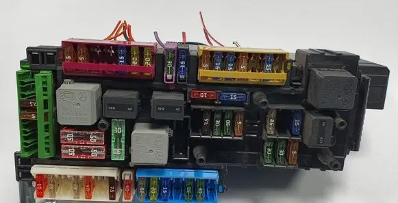 Opel Vectra C SAM control unit A2129004122