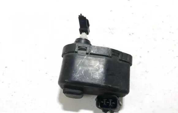 Headlight level adjustment motor